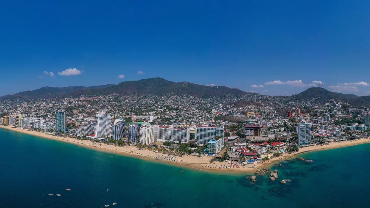 La Costera Miguel Alemán: la avenida que convirtió la bahía en ciudad